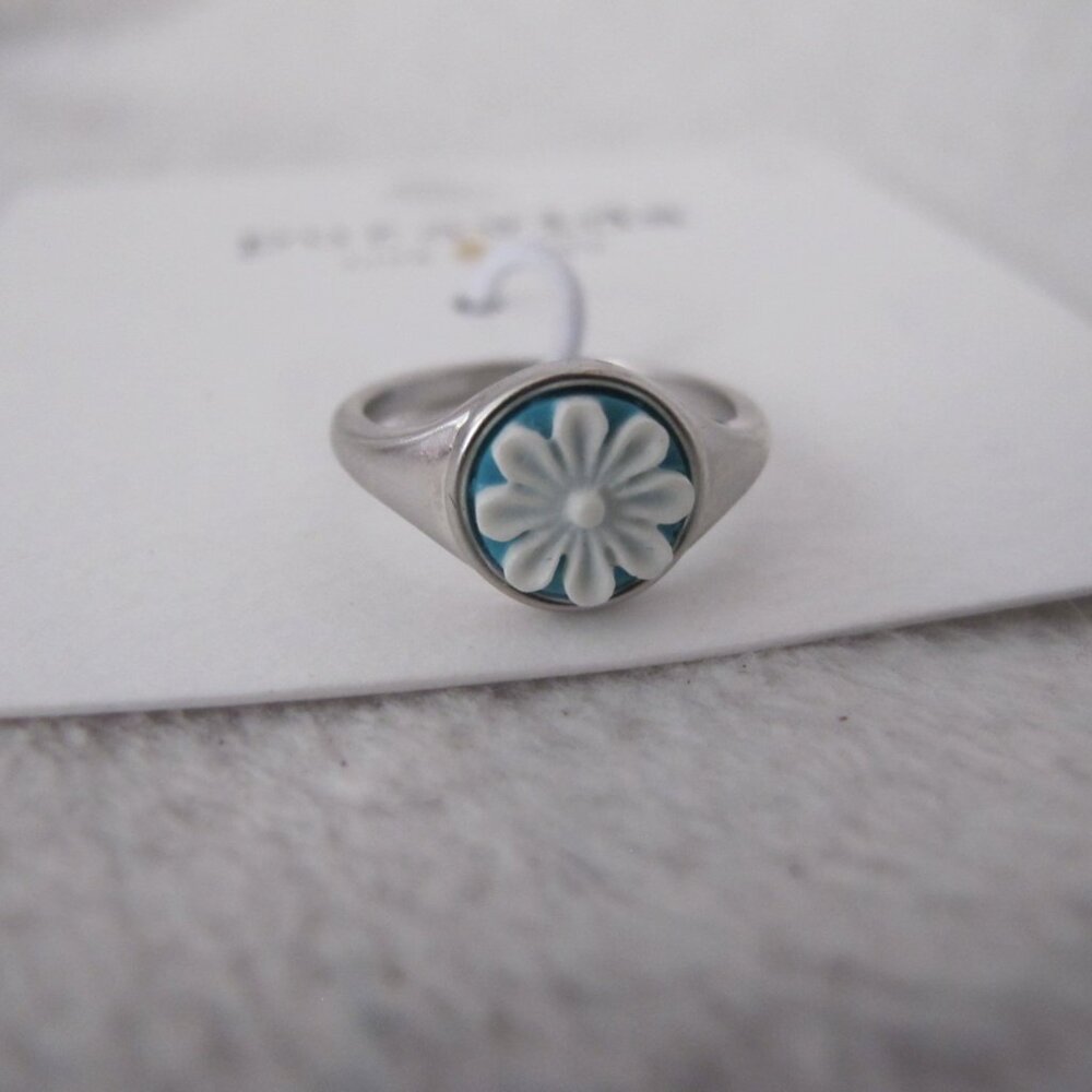 Pura Vida Cameo Ring - Size 5 - Picture 3 of 9